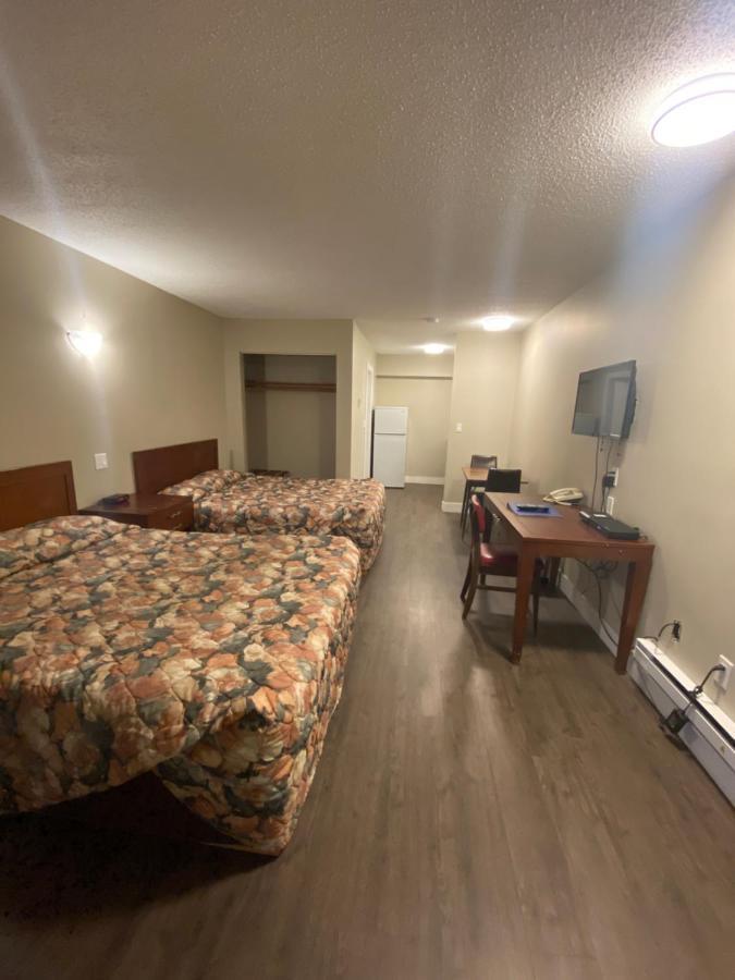 Imperial Motel 100 Mile House Zewnętrze zdjęcie