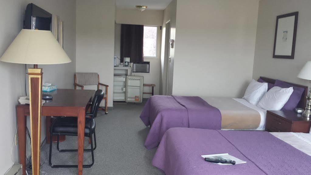 Imperial Motel 100 Mile House Zewnętrze zdjęcie